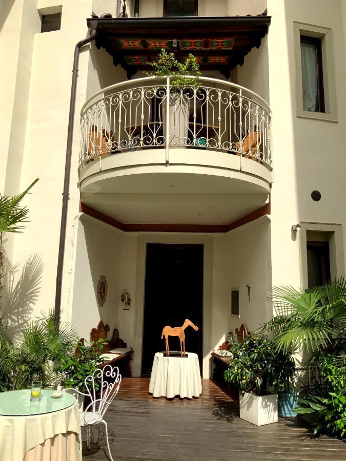 Sembenini Palace Riva del Garda Eksteriør billede